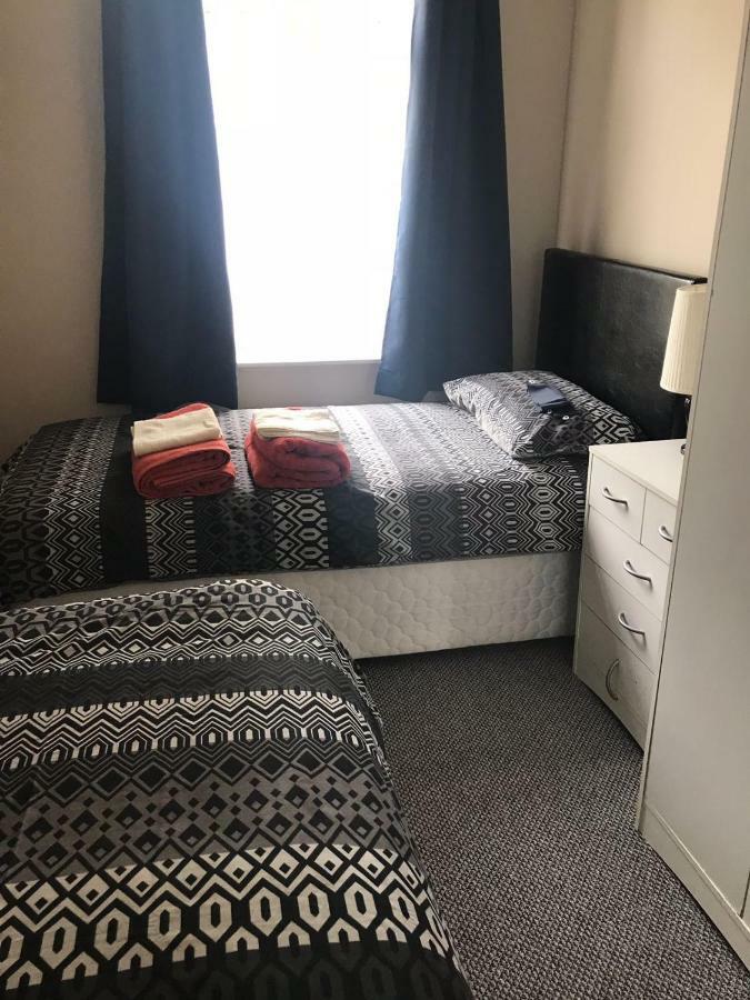 Newry City Centre Apartment Екстер'єр фото