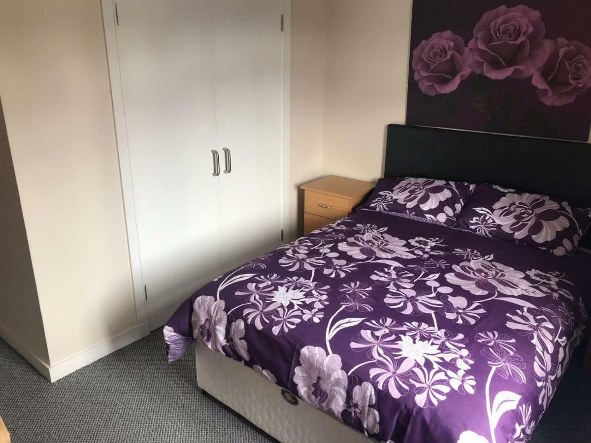 Newry City Centre Apartment Екстер'єр фото