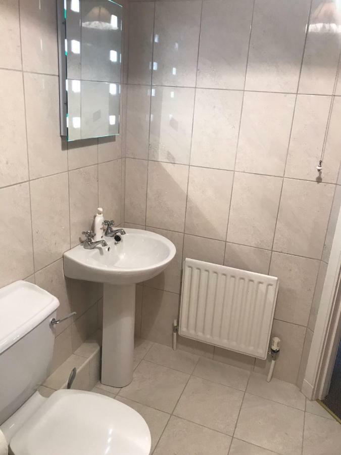Newry City Centre Apartment Екстер'єр фото