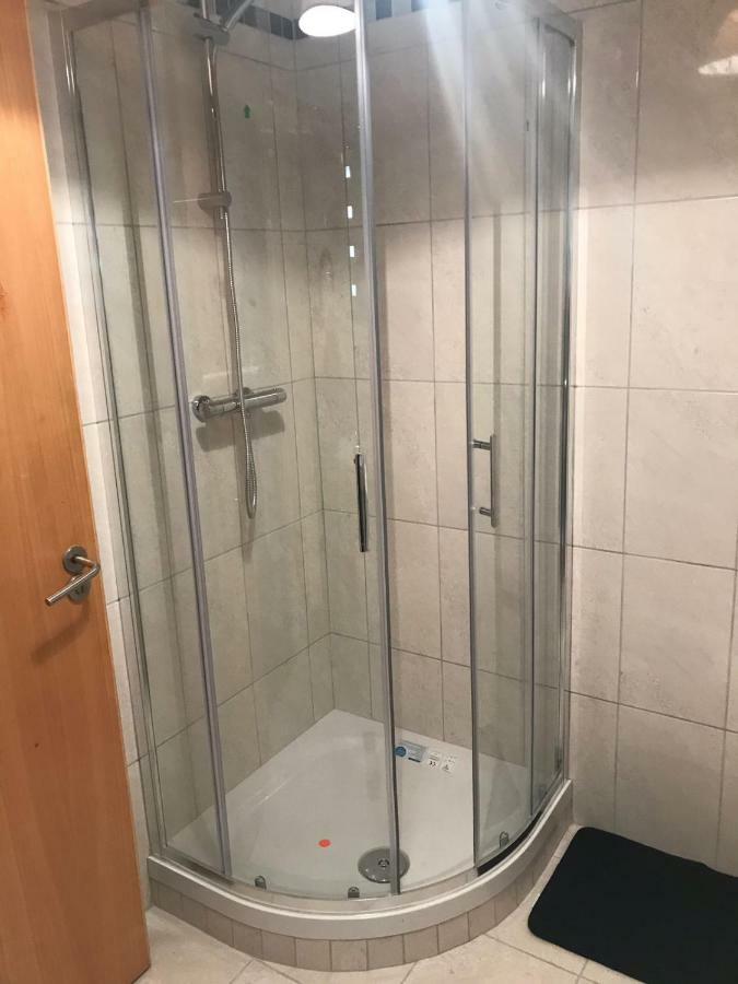 Newry City Centre Apartment Екстер'єр фото